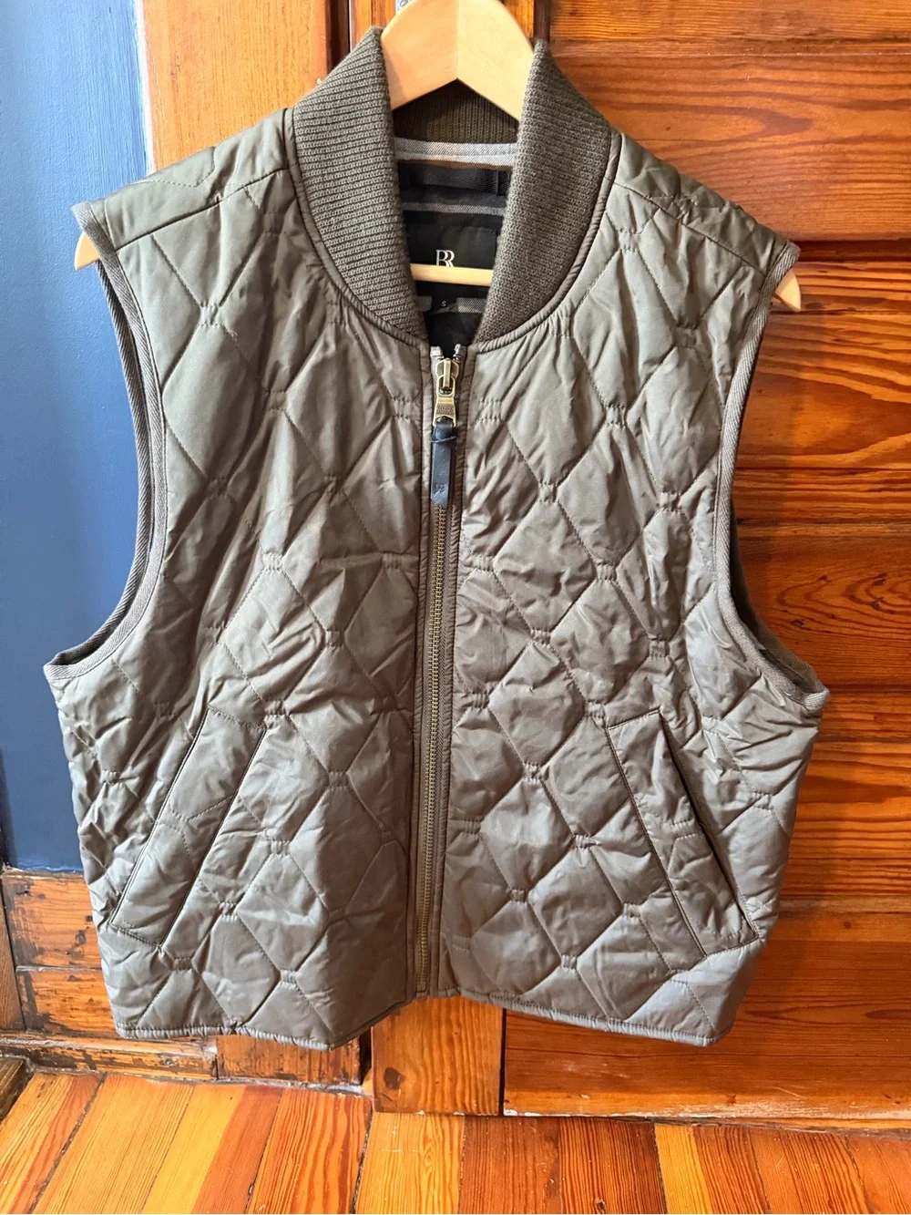 Banana Republic Quilted Olive Green Sleeveless Vest